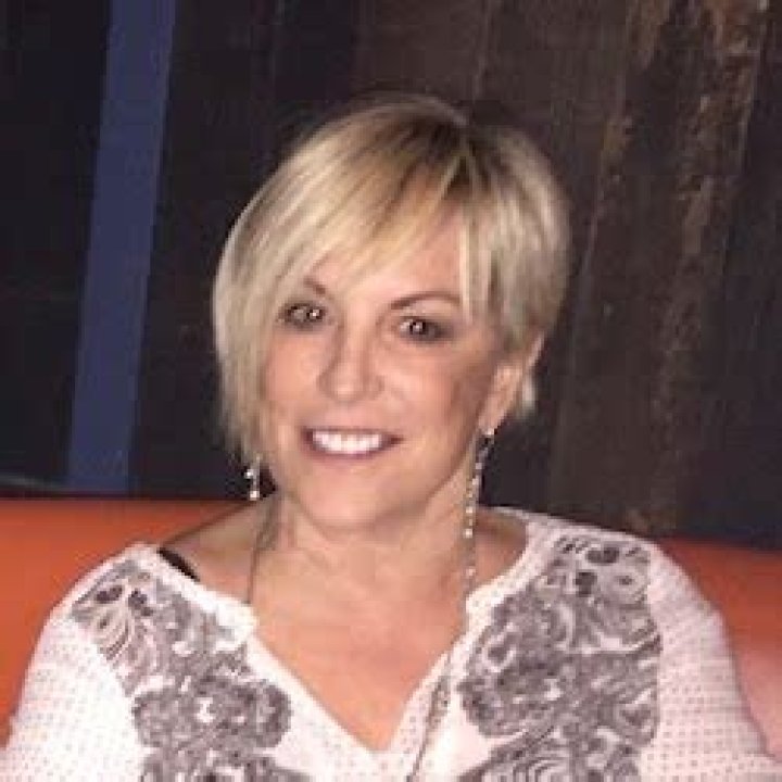 Lisa Fell Costa Height, Weight, Net Worth, Age, Birthday, Wikipedia, Who, Nationality, Biography